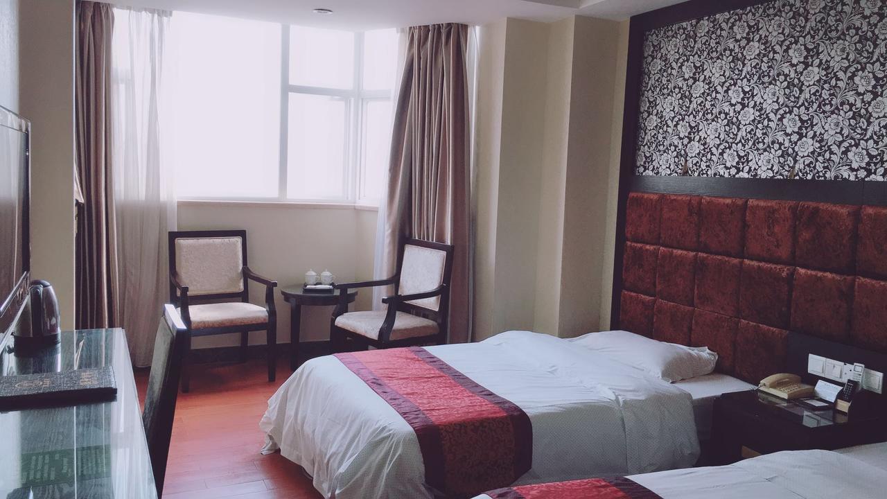 Lucky Hotel
