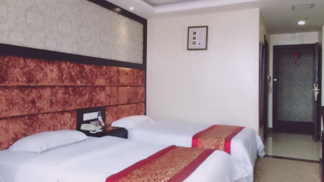 Lucky Hotel
