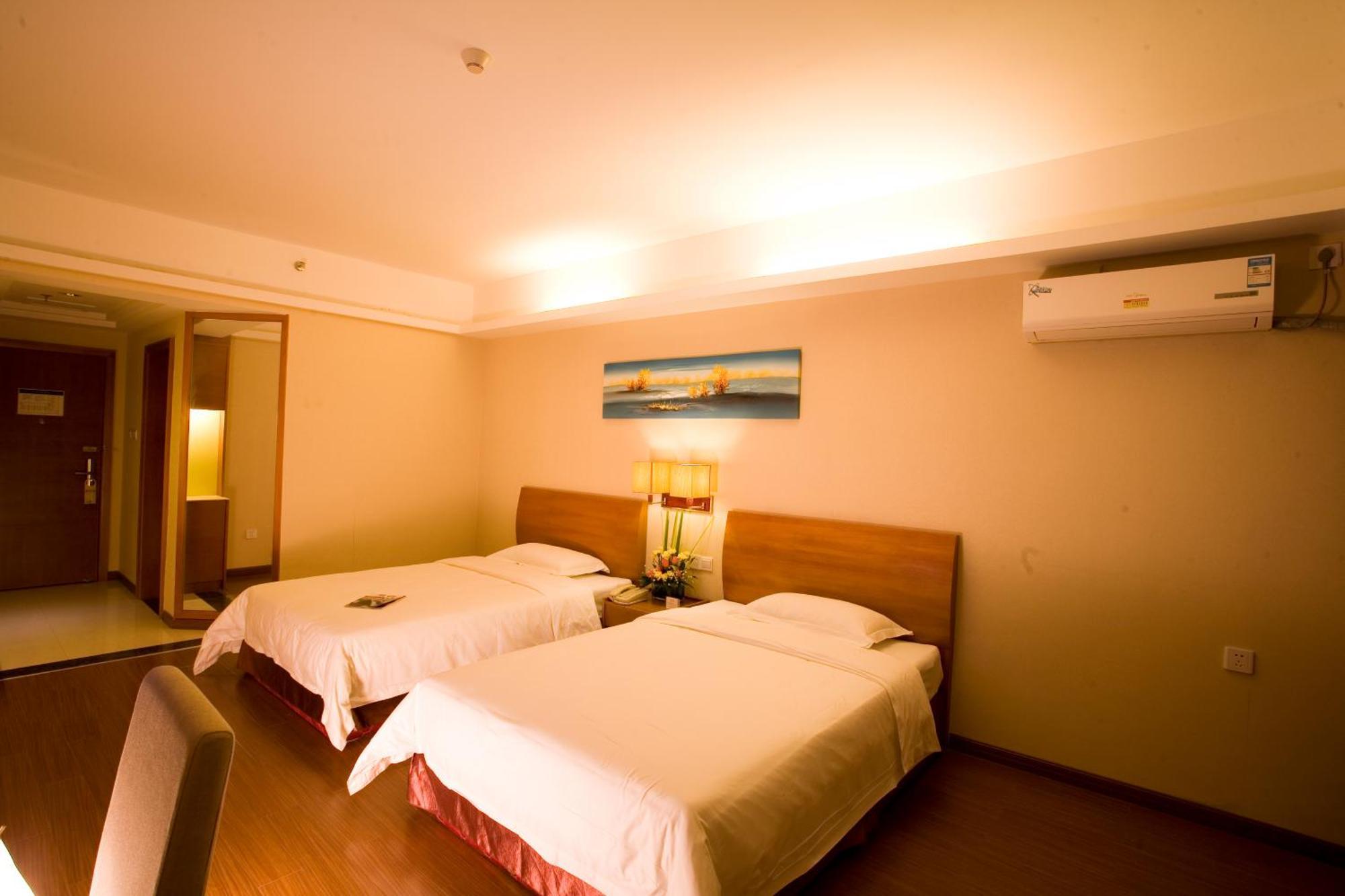Holiday Villa Hotel