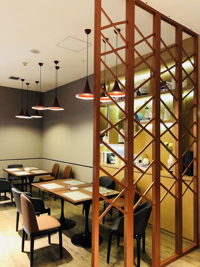 Borrman International Tower Chigang Metro Station Flagship Branch Hotel 4*