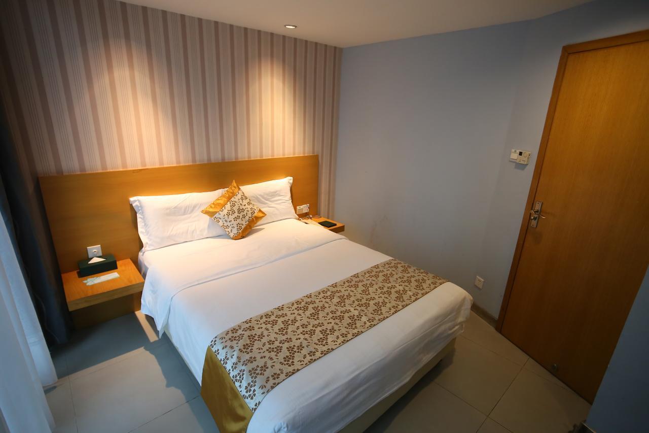 Landscape Fashion East Station Hotel 3*
