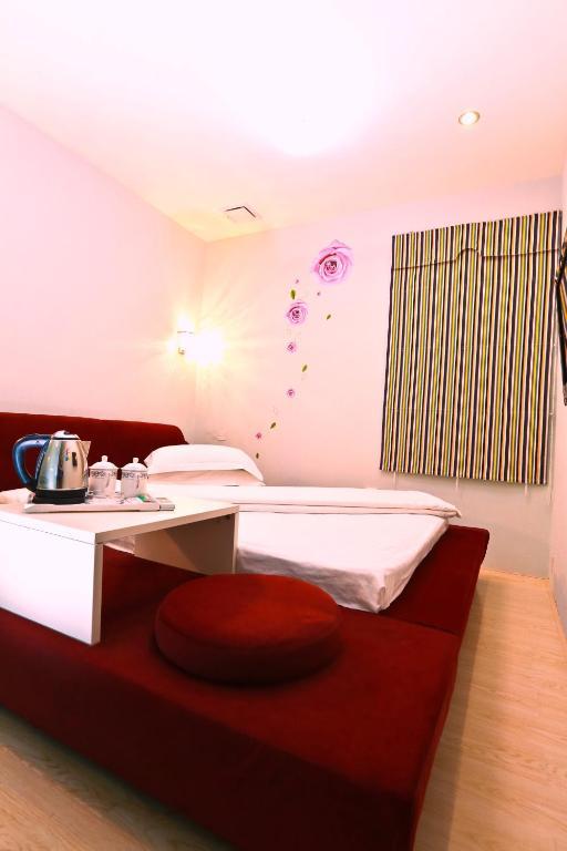 Tavernew Hotel 3*