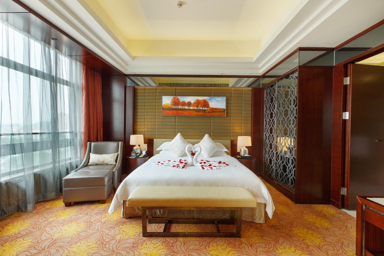 Hotel Leeden Jingxi 4*