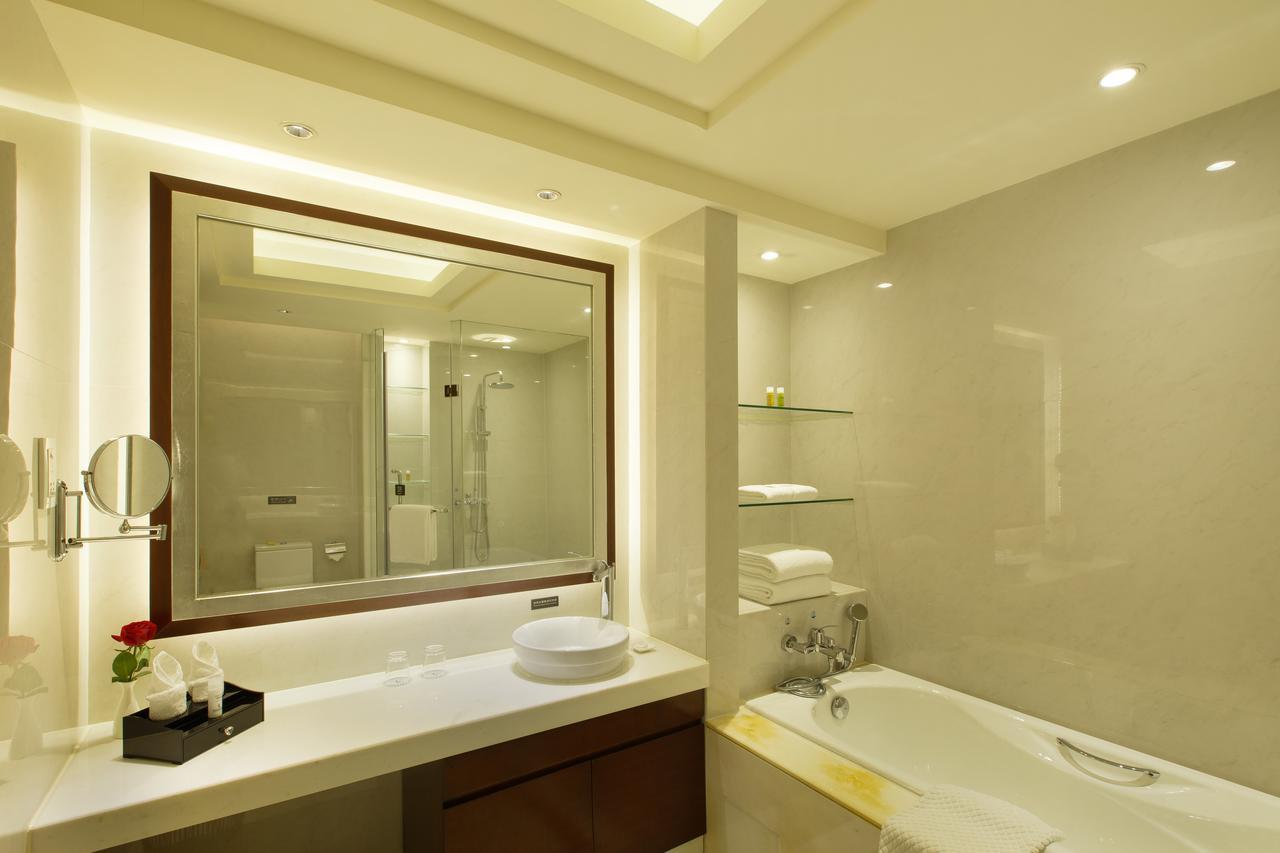 Hotel Leeden Jingxi Guangzhou