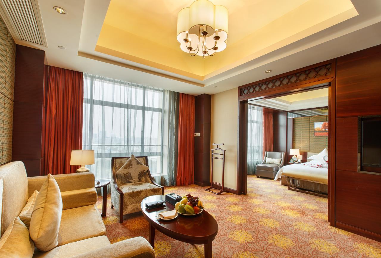 Leeden Jingxi Hotel 4*