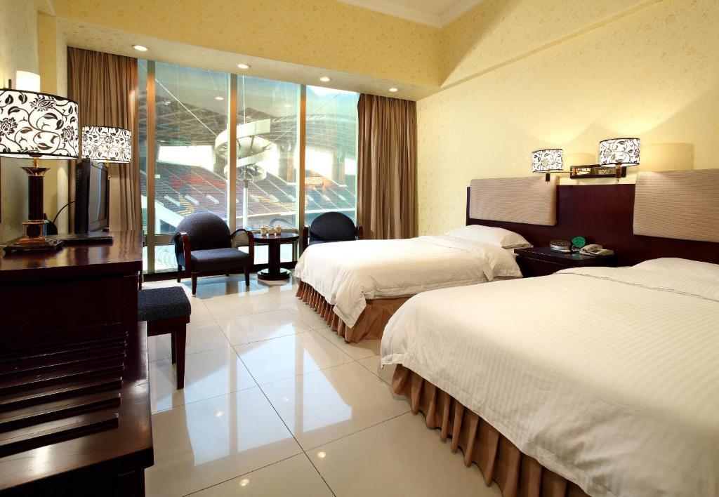 Hotel Guangdong Olympic 3*