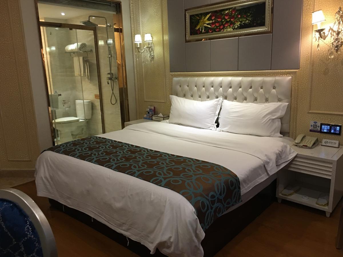 Guangfeng Hotel 2*