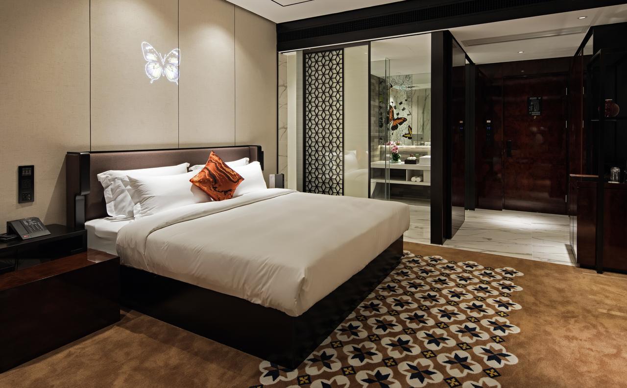 Hotel Paco Chebeinan Metro Guanghzou-free Shuttle Bus For Fair 4*
