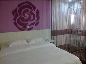 Hotel V8 - Xicun 2*