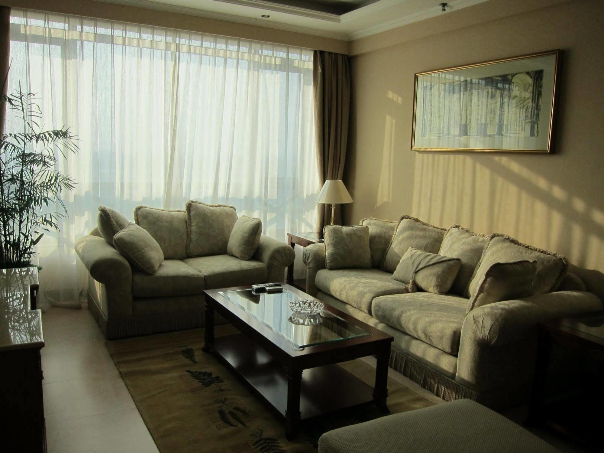 Clifford Centre Panyu Hotel 4*