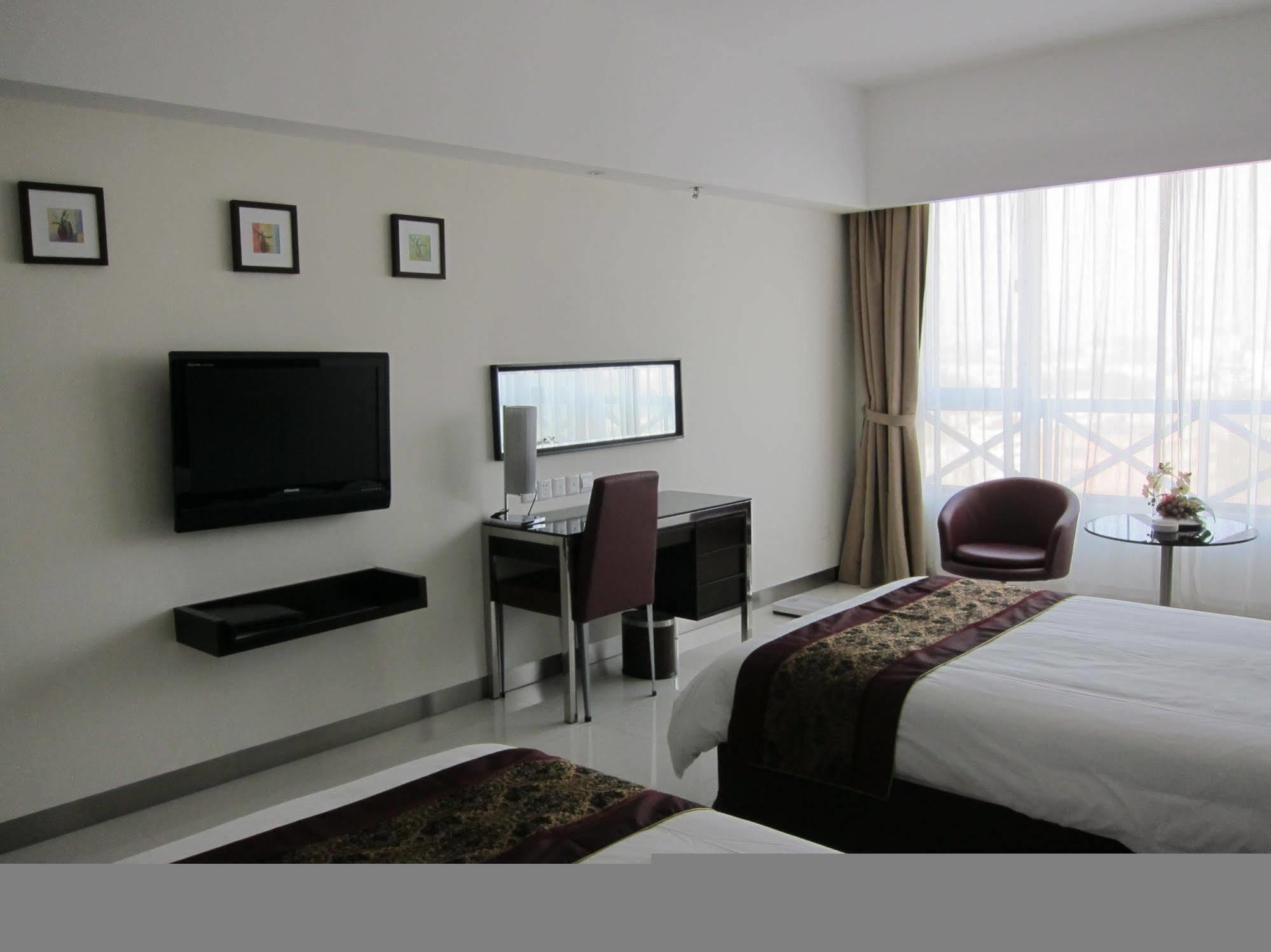 Clifford Centre Panyu Hotel 4*