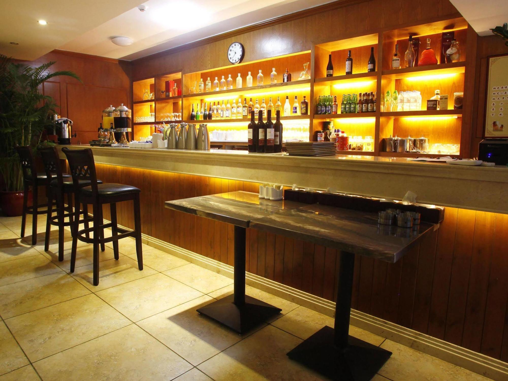 Clayton Hotel-near Pazhou Exhibition Center 4*