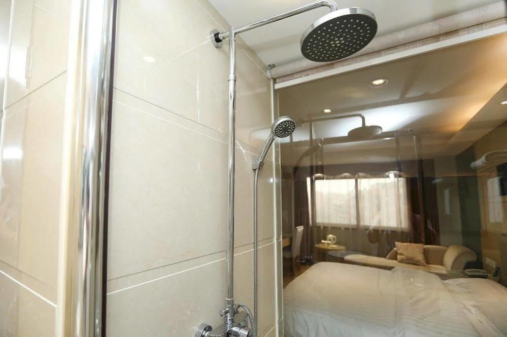 Yile Hotel