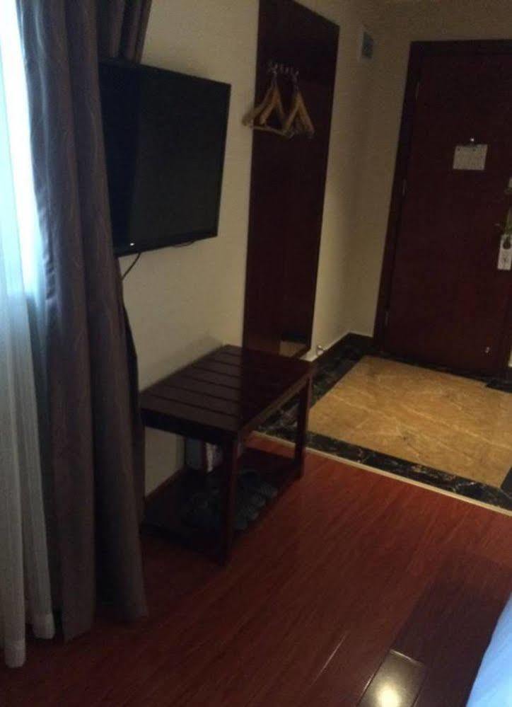 Hotel Greentree Panyu Chimelong Paradise Business 3*