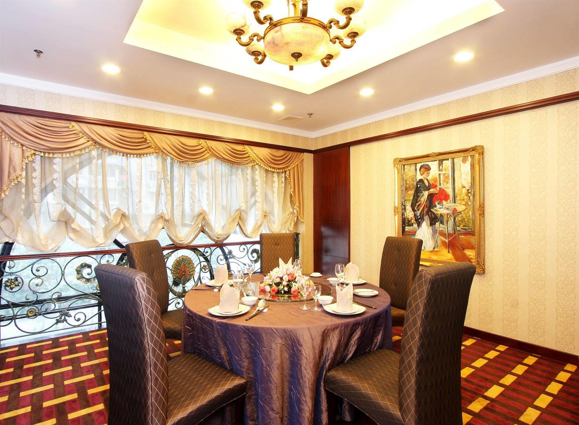 Hotel Grand Palace - Grand Management Group - Free Shuttle Bus To Fair During Fair Period 4*