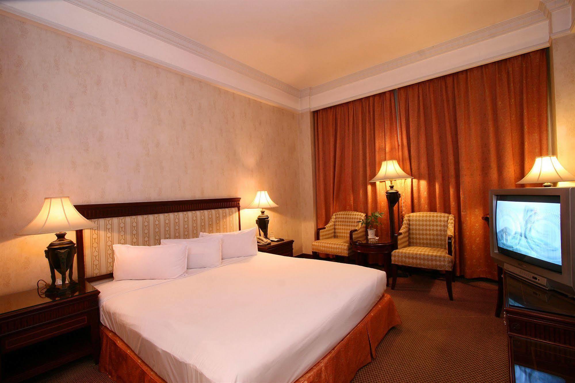 Grand Palace - Grand Management Group - Free Shuttle Bus To Fair During Fair Period Hotel