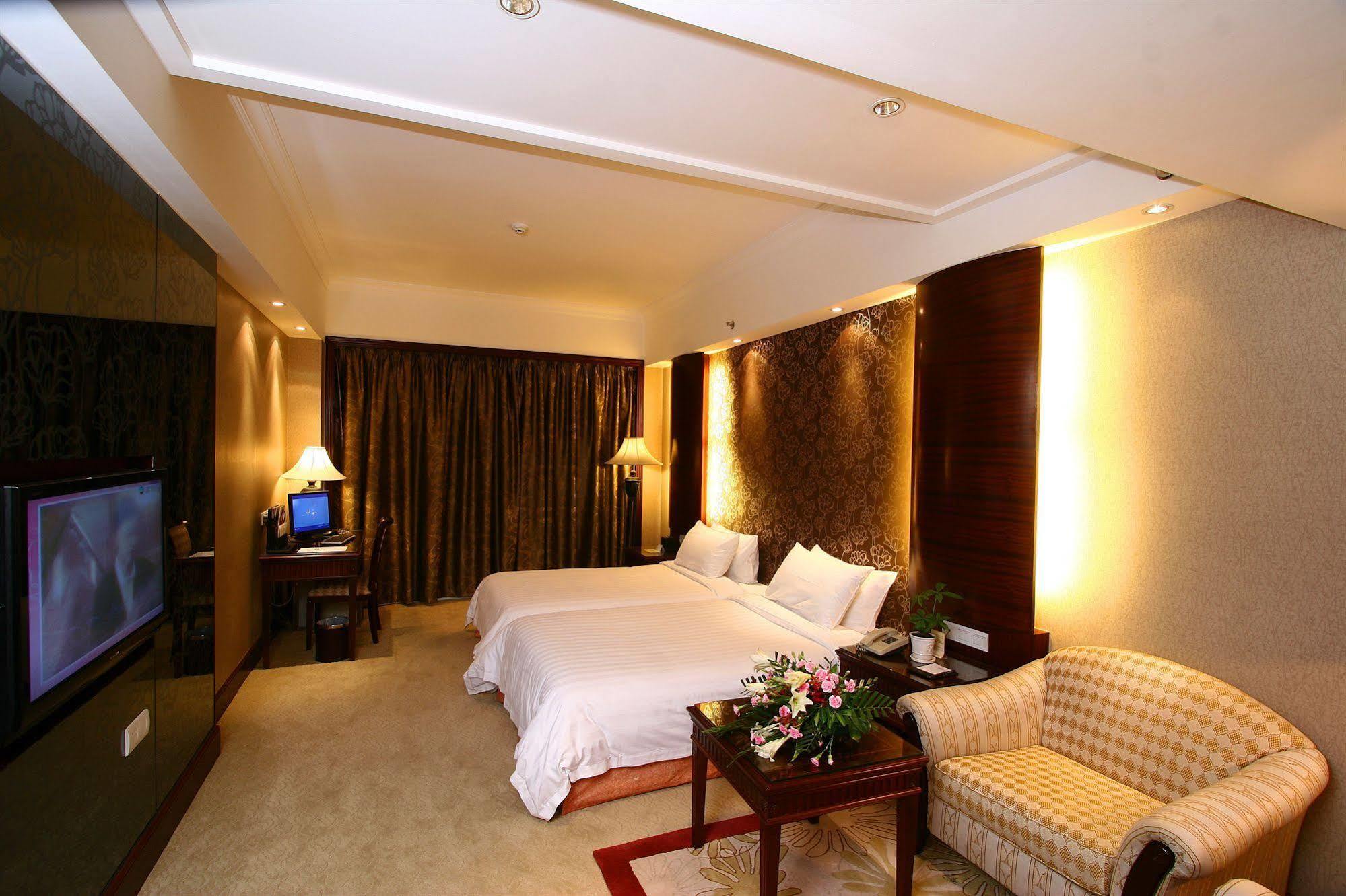 Grand Palace - Grand Management Group - Free Shuttle Bus To Fair During Fair Period Hotel