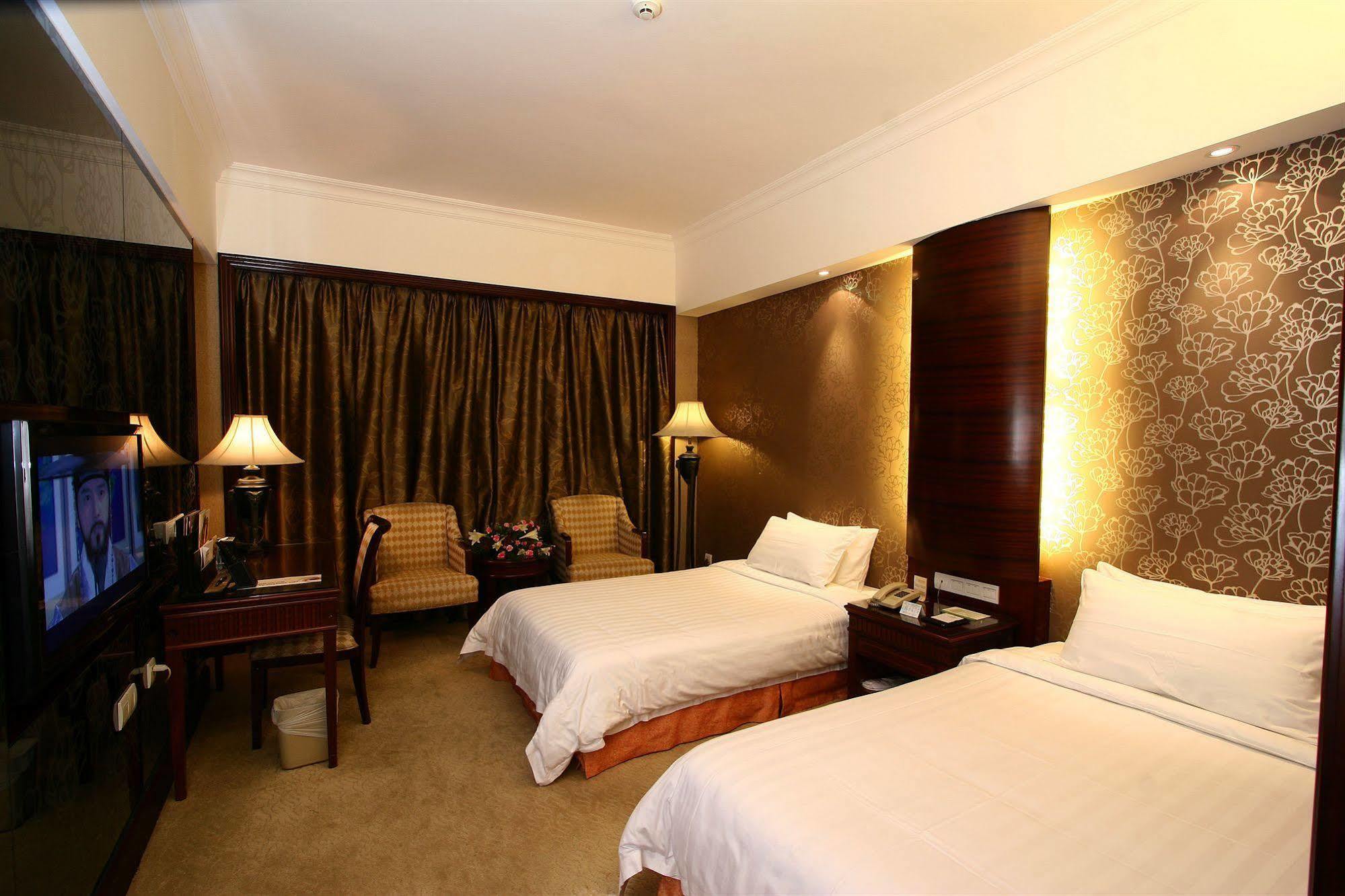 Grand Palace - Grand Management Group - Free Shuttle Bus To Fair During Fair Period Hotel