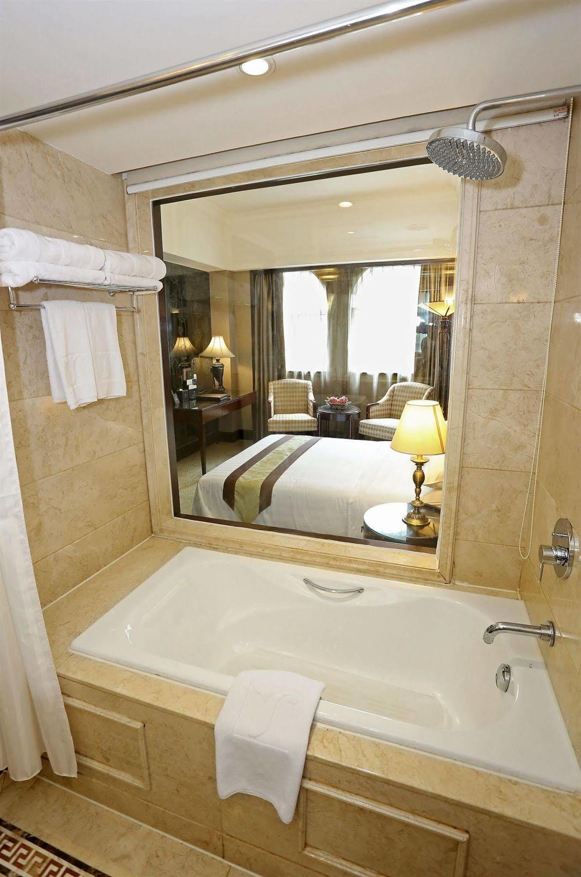 Grand Palace - Grand Management Group - Free Shuttle Bus To Fair During Fair Period Hotel
