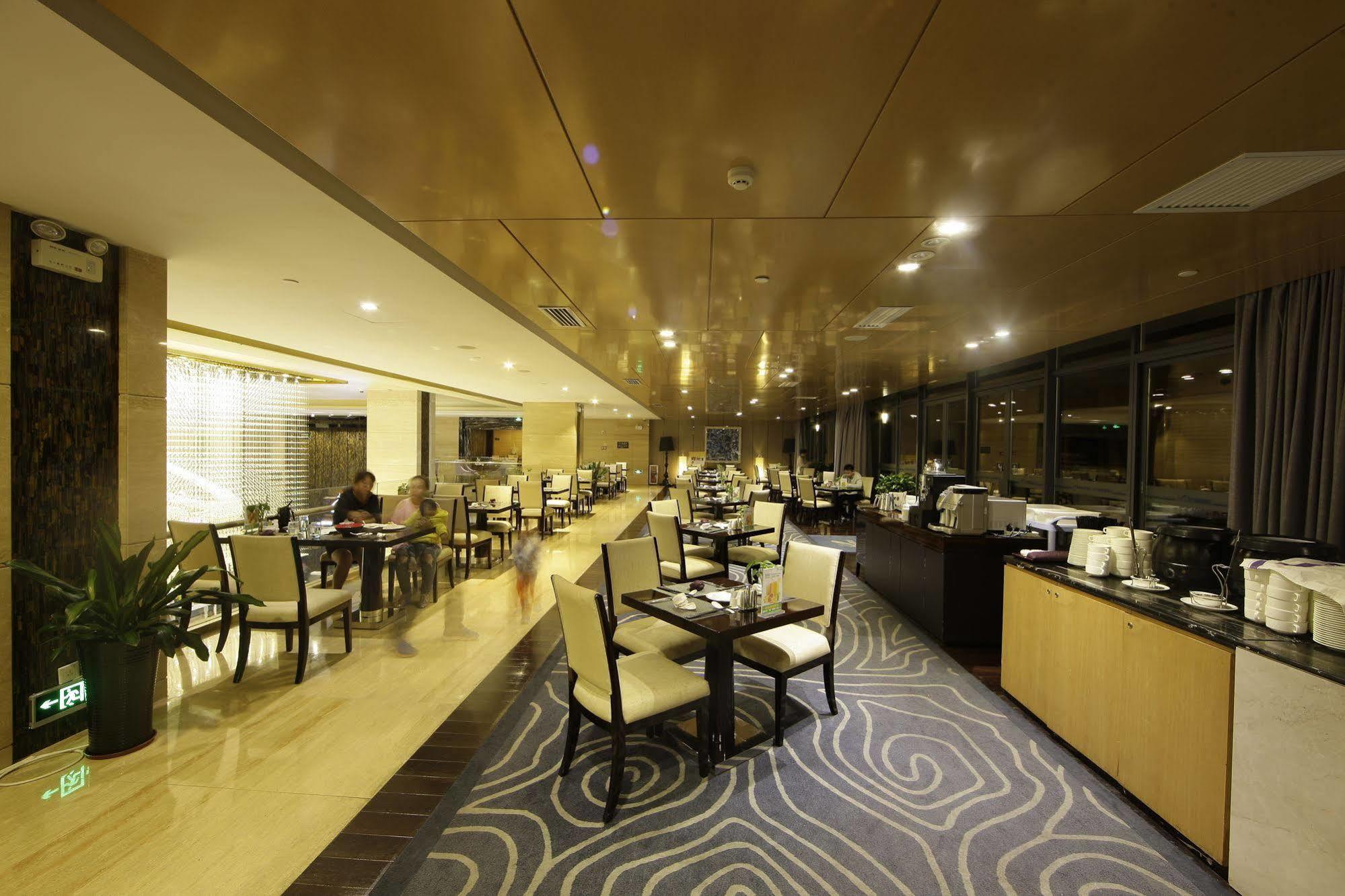 Country Garden Airport Phoenix 5*