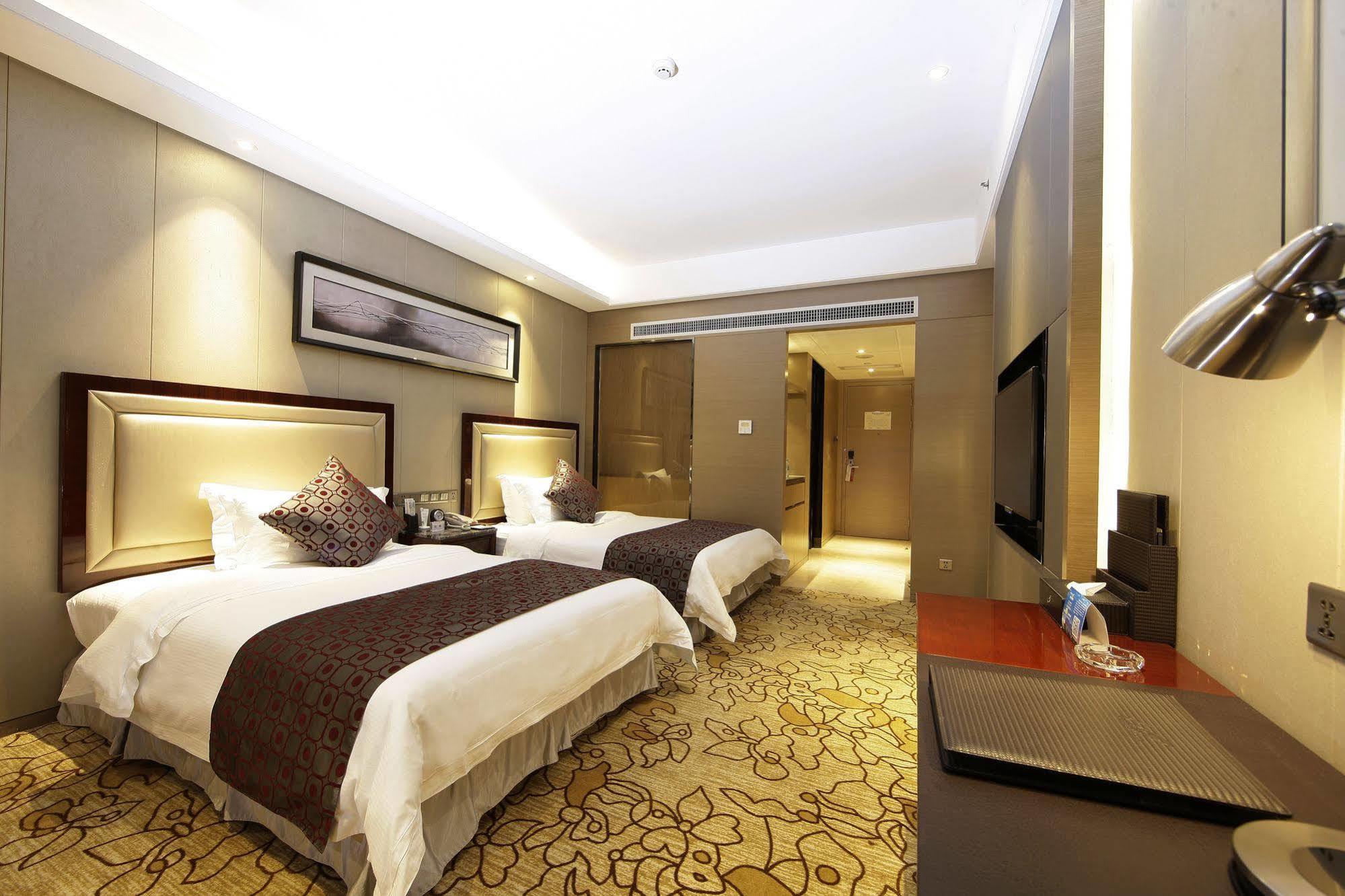 Country Garden Airport Phoenix 5*