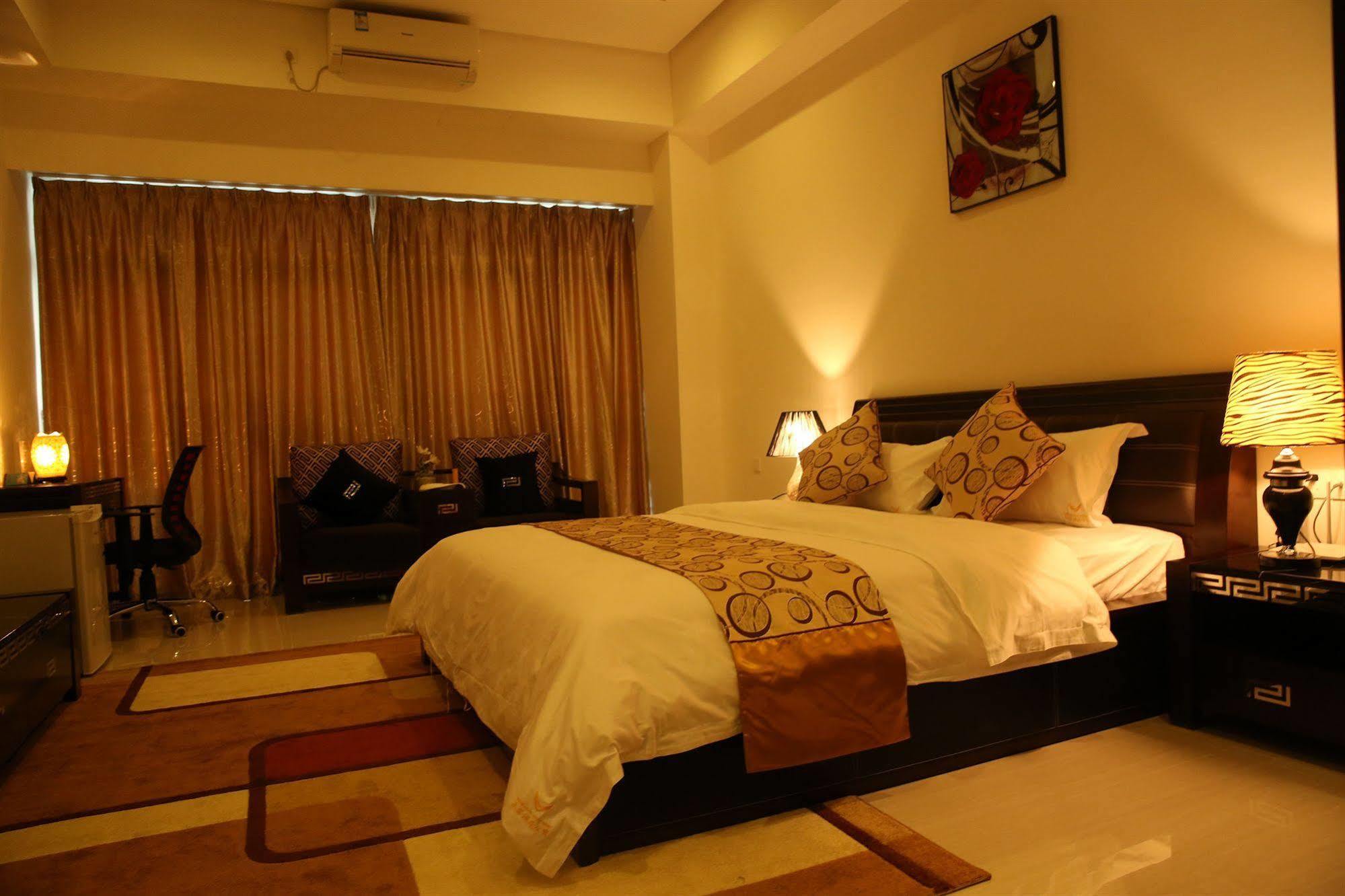Yonk Hotel 3*
