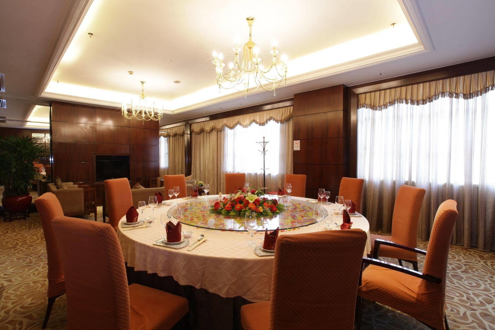 Grand Royal Hotel 4*