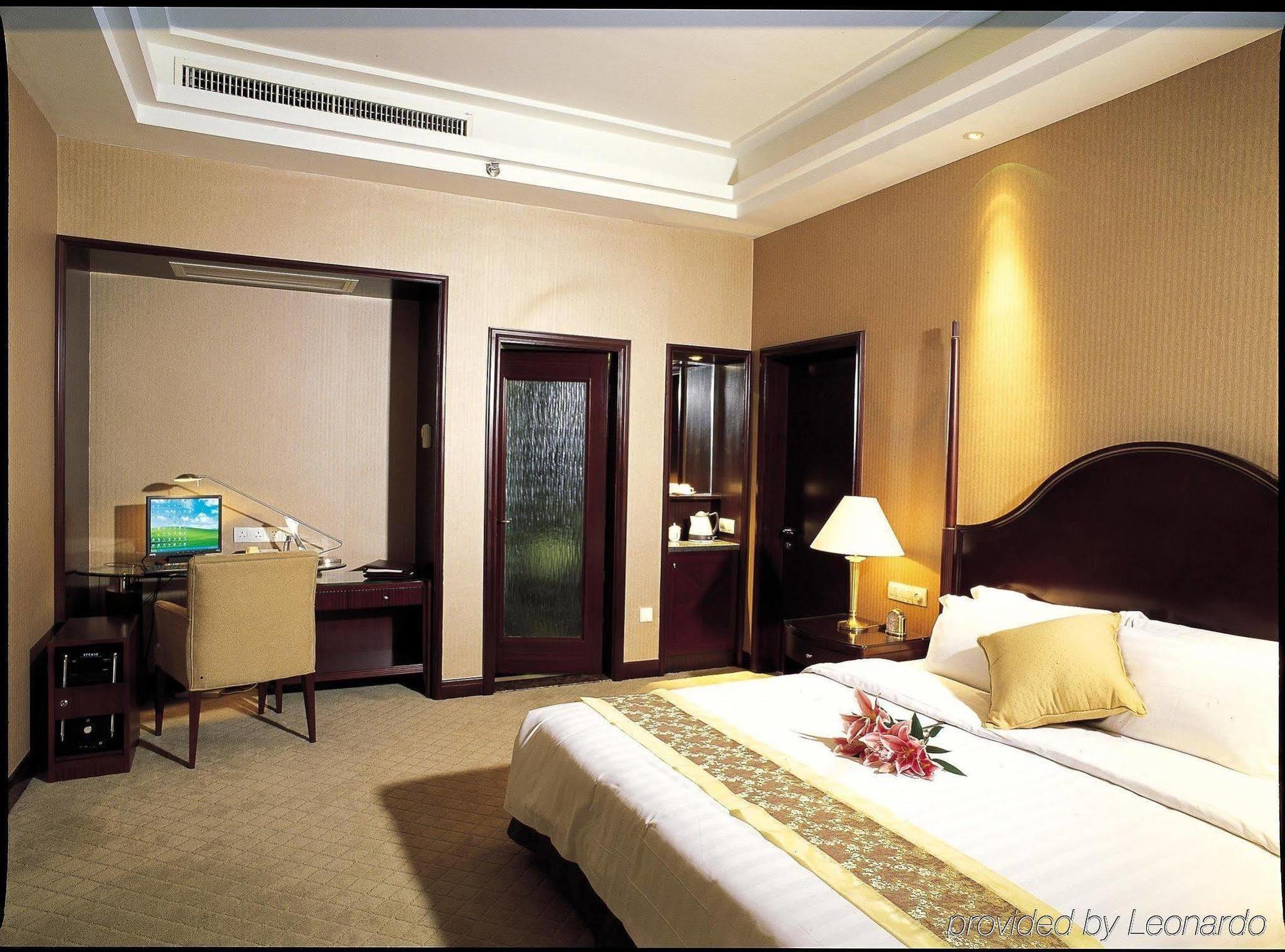 Grand Royal Hotel 4*