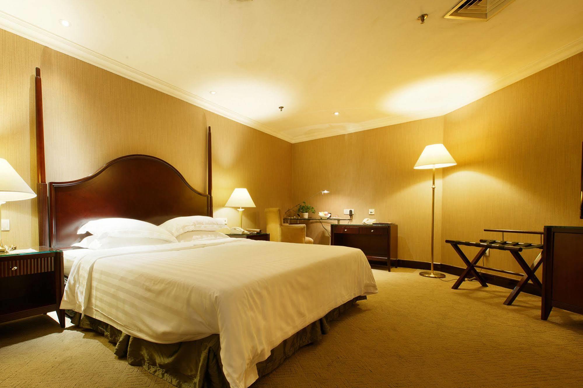 Hotel Grand Royal