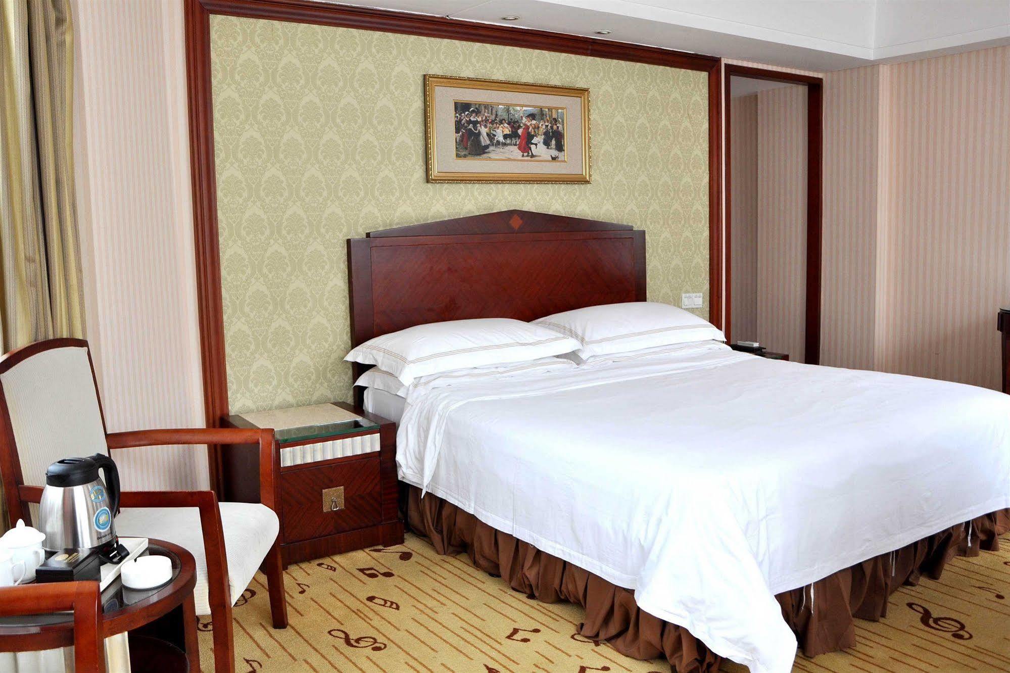 Vienna Hotel 4*