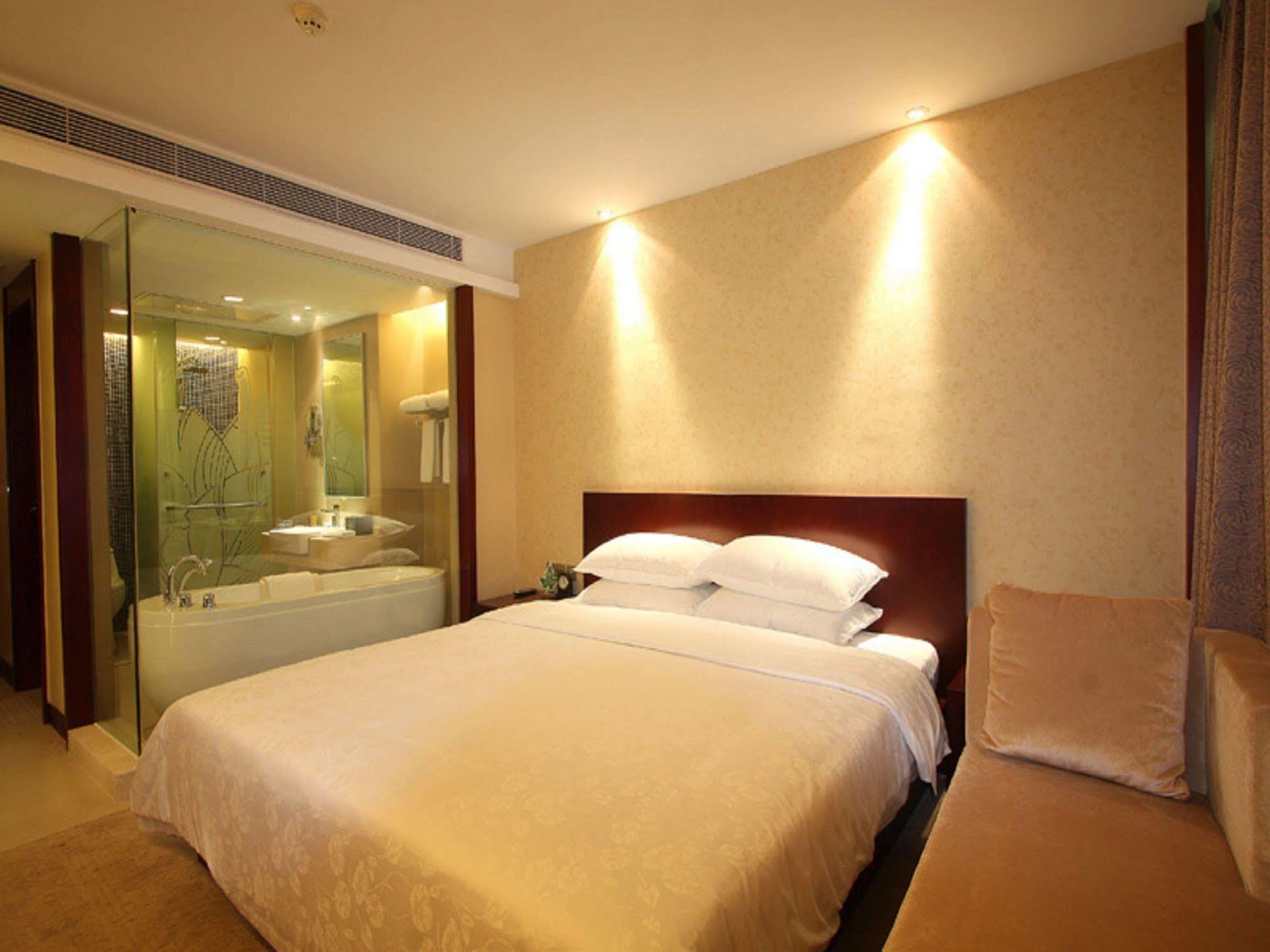 Landmark International Science 4*