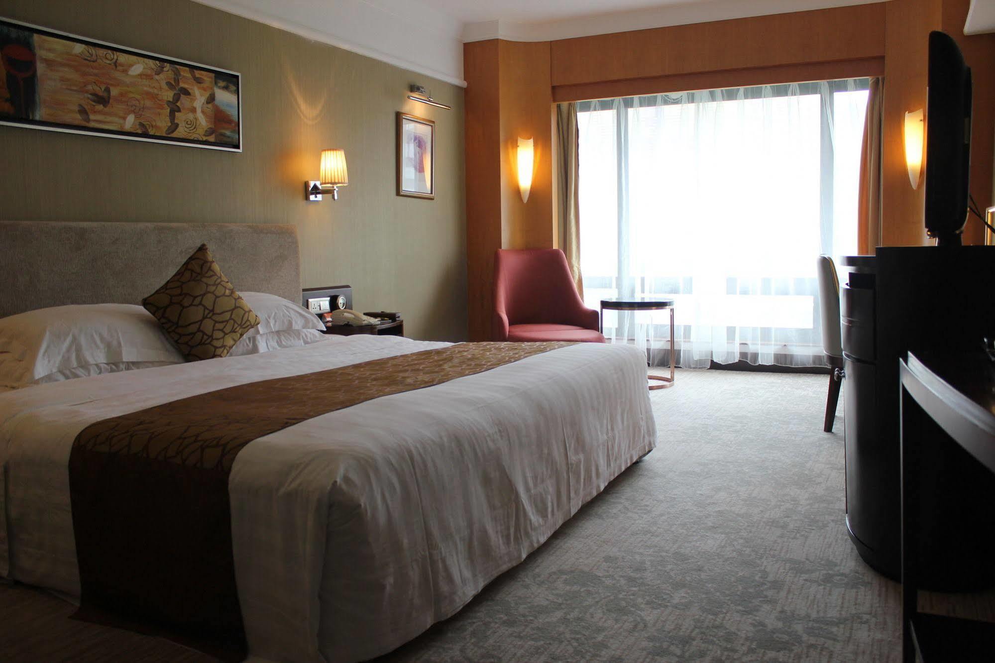 Royal Hotel 4*