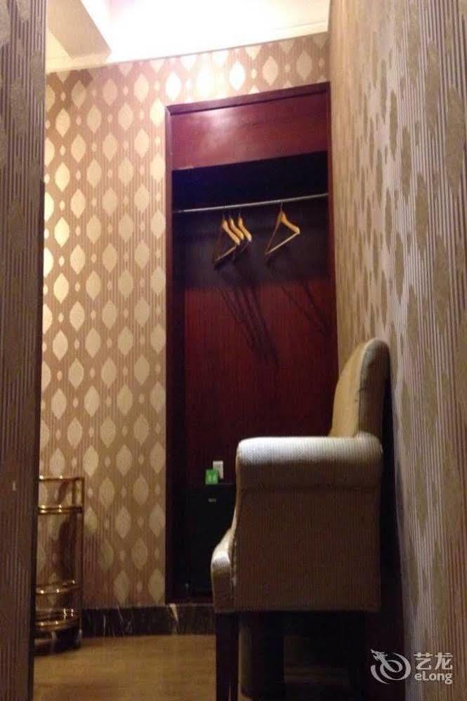 Yulong Hotel Hotel 3*