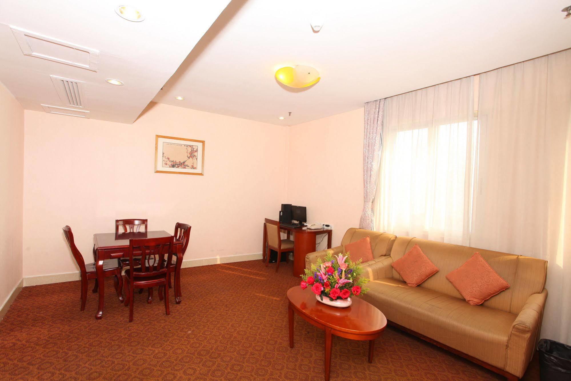Xin Hua Hotel 3*
