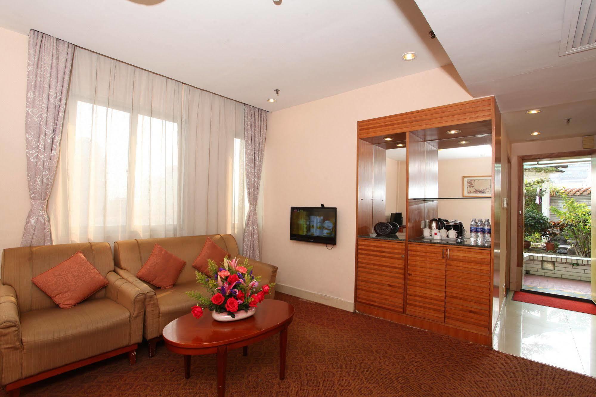 Xin Hua Hotel 3*