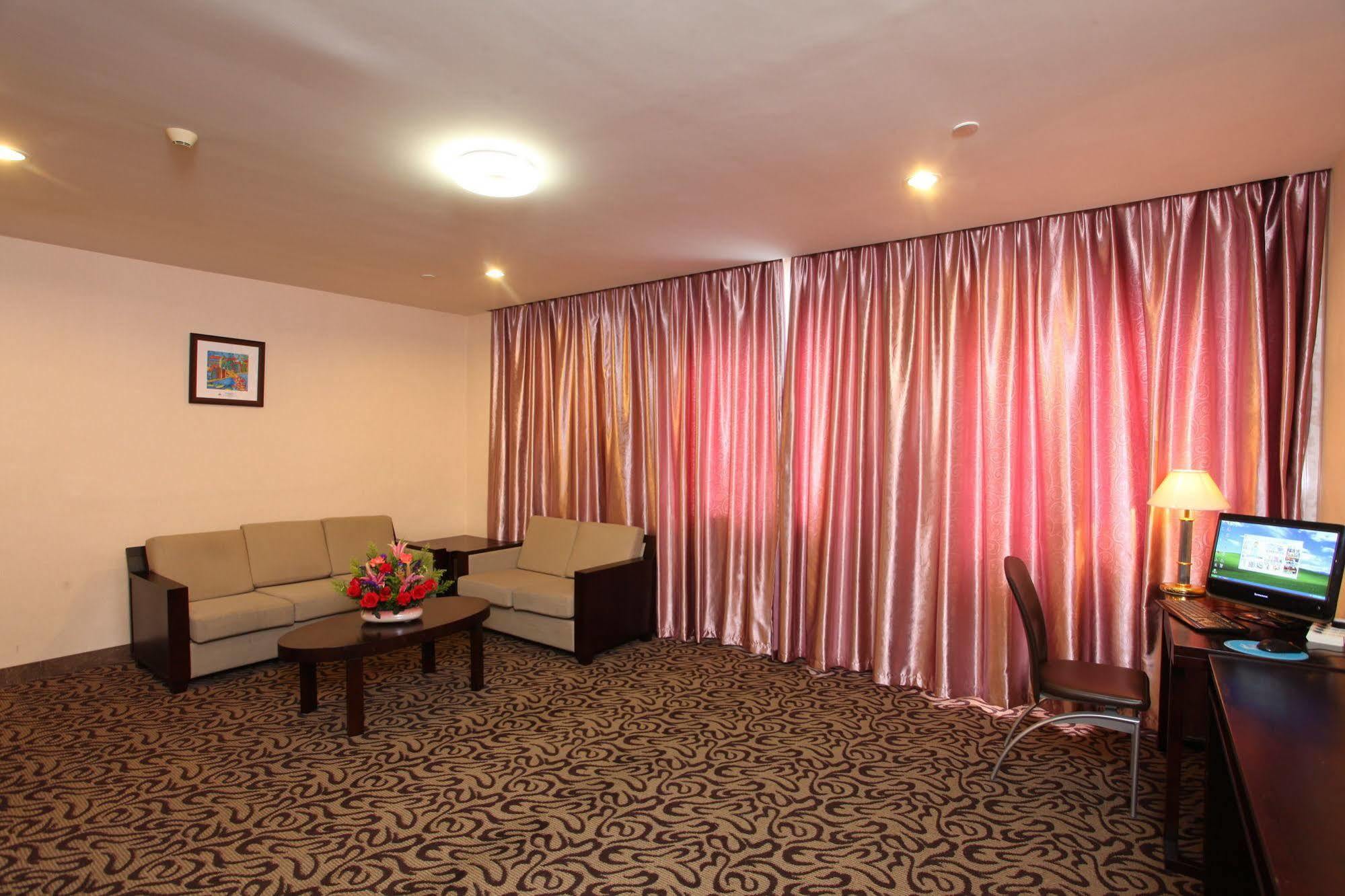 Hotel Xin Hua 3*