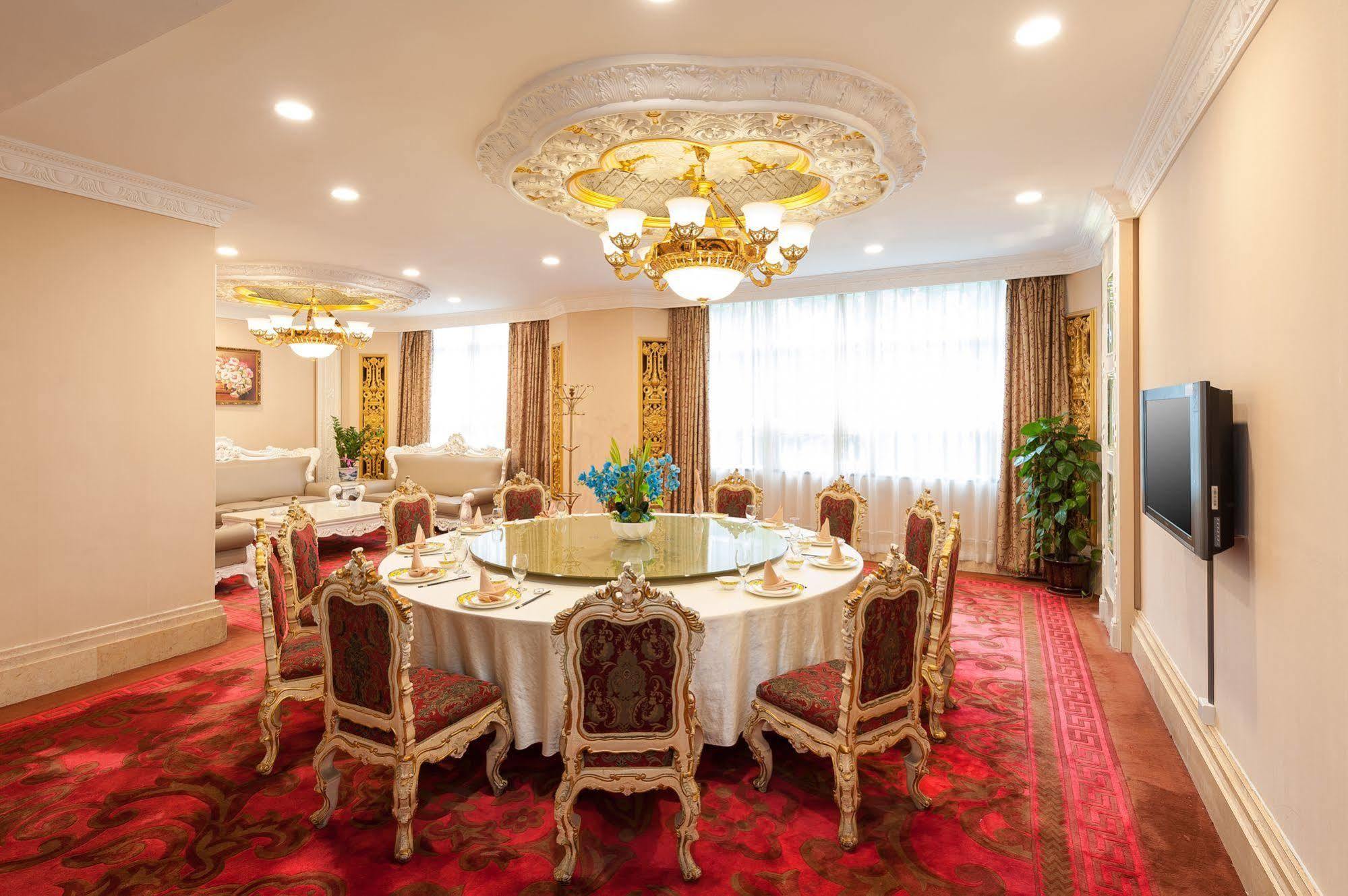 Nan Yang Royal 4*