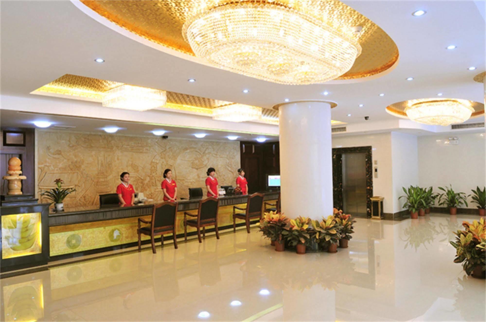Junshan - Shuttle Bus For Fair Hotel 3*