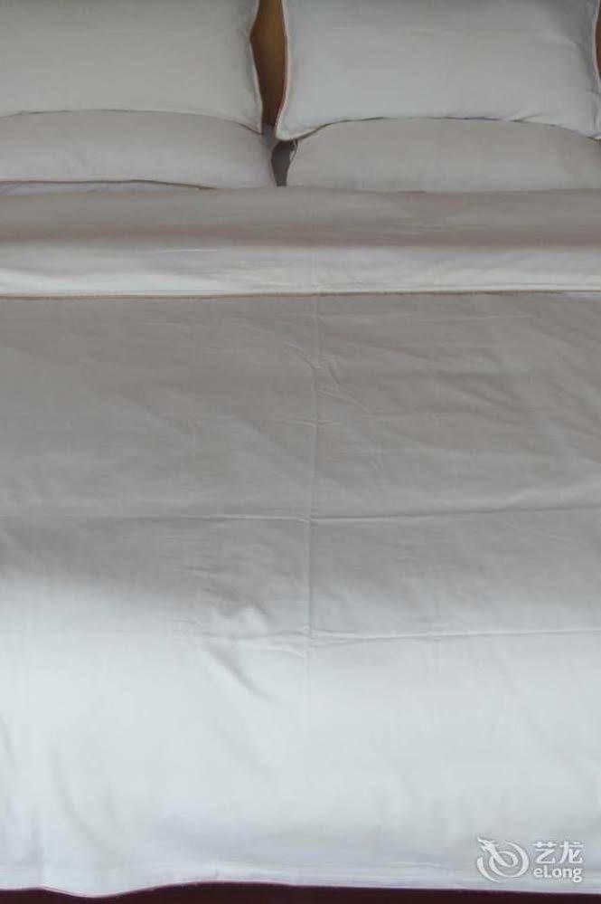 Hotel Fenglaiyi Business Hotel 2*