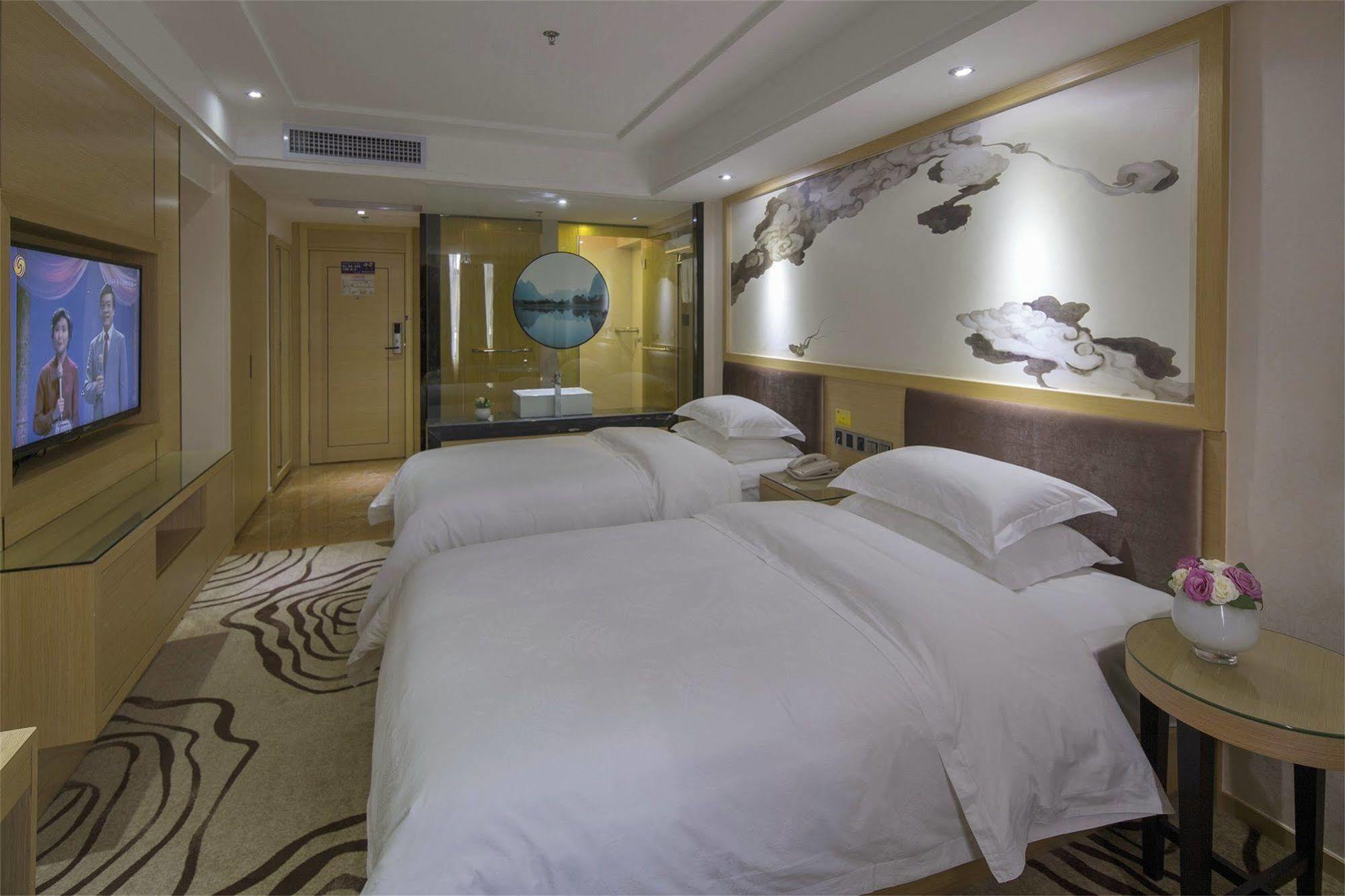 V8 Train Station Hotel 3*
