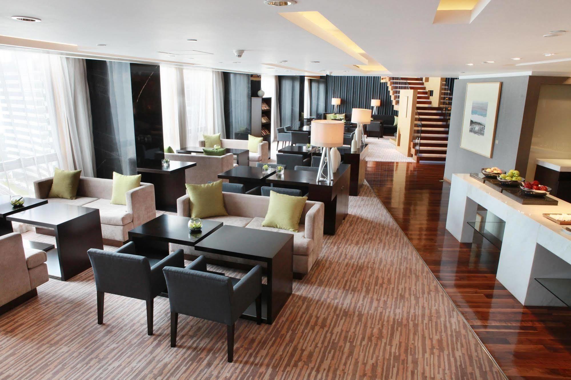 Grand Hyatt - Free Shuttle Between And Exhibition Center During Fair Hotel