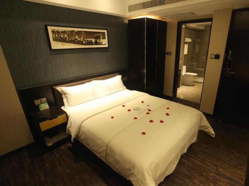 Insail -huanshi Road Taojin Metro Station Guangzhou- Free Shuttle Bus For Fair 4* Guangzhou