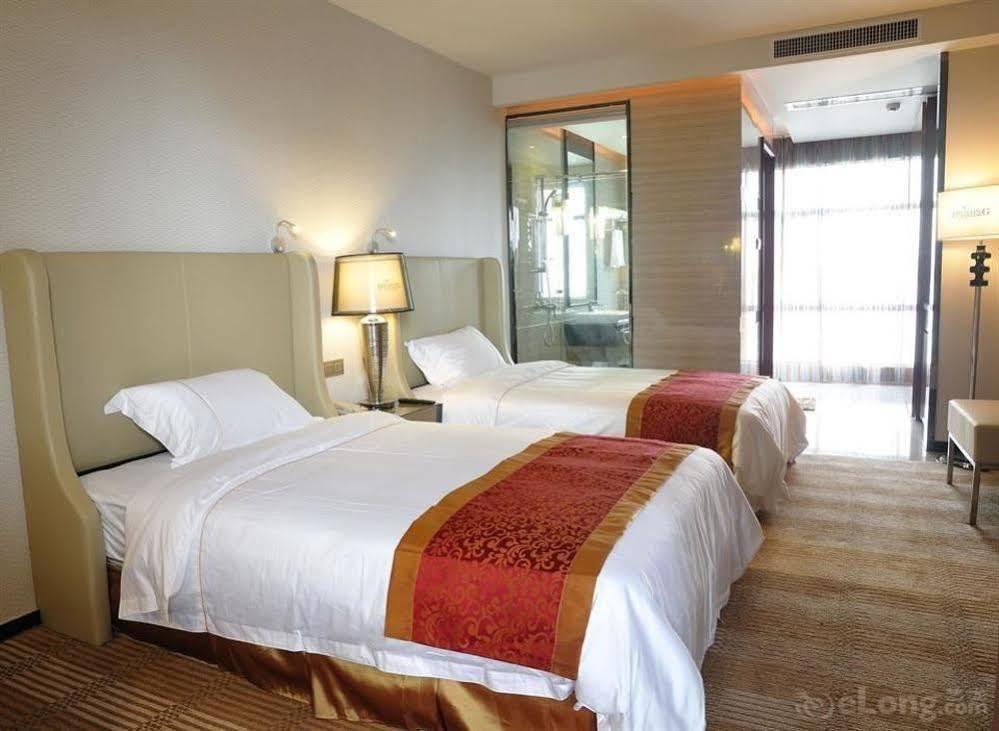 Hoikong Hotel 3*