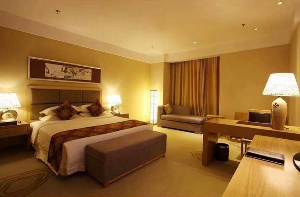 Nansha Aoyuan Hotel 5*