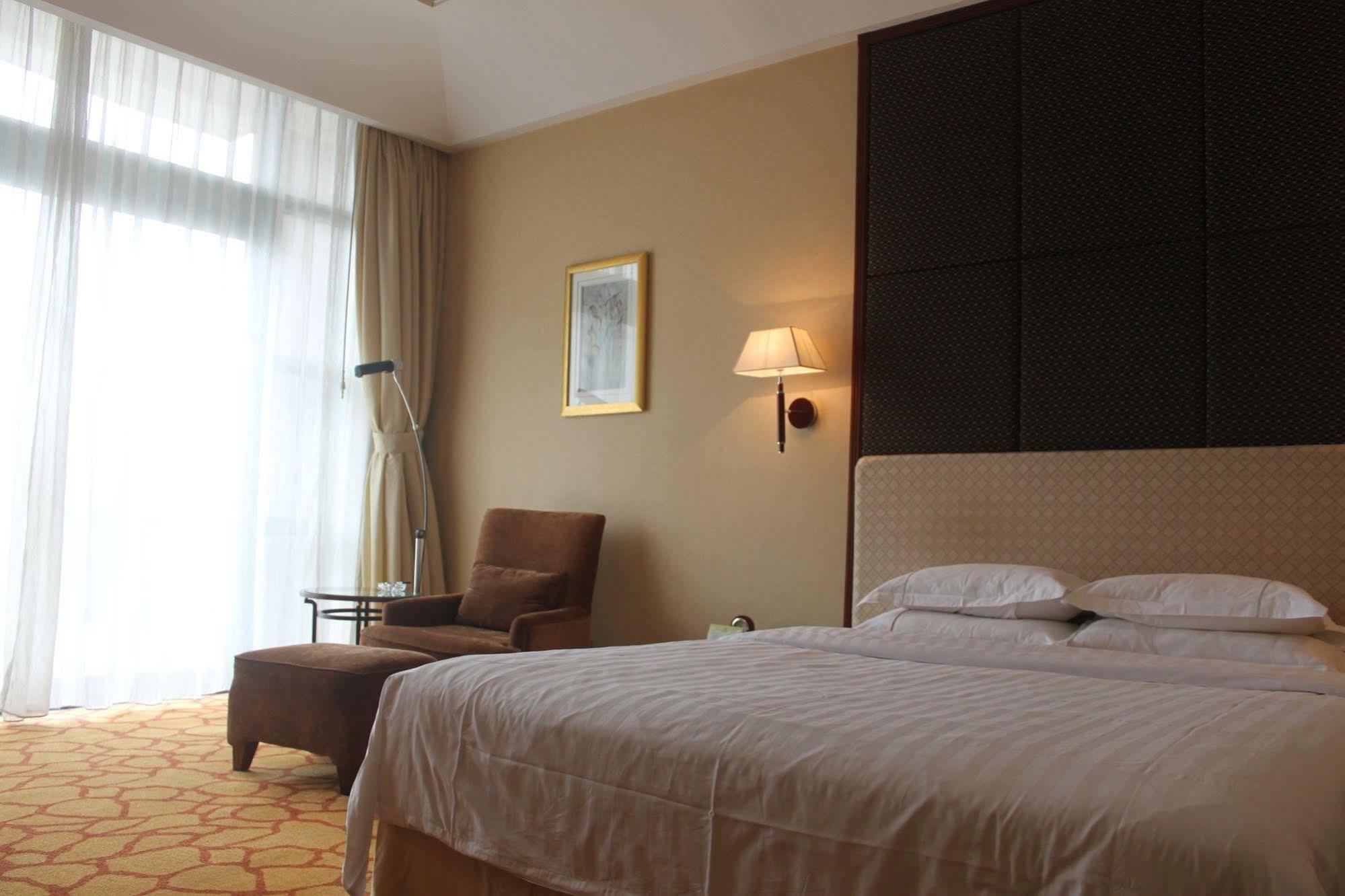 Regal Riviera 4* Guangzhou