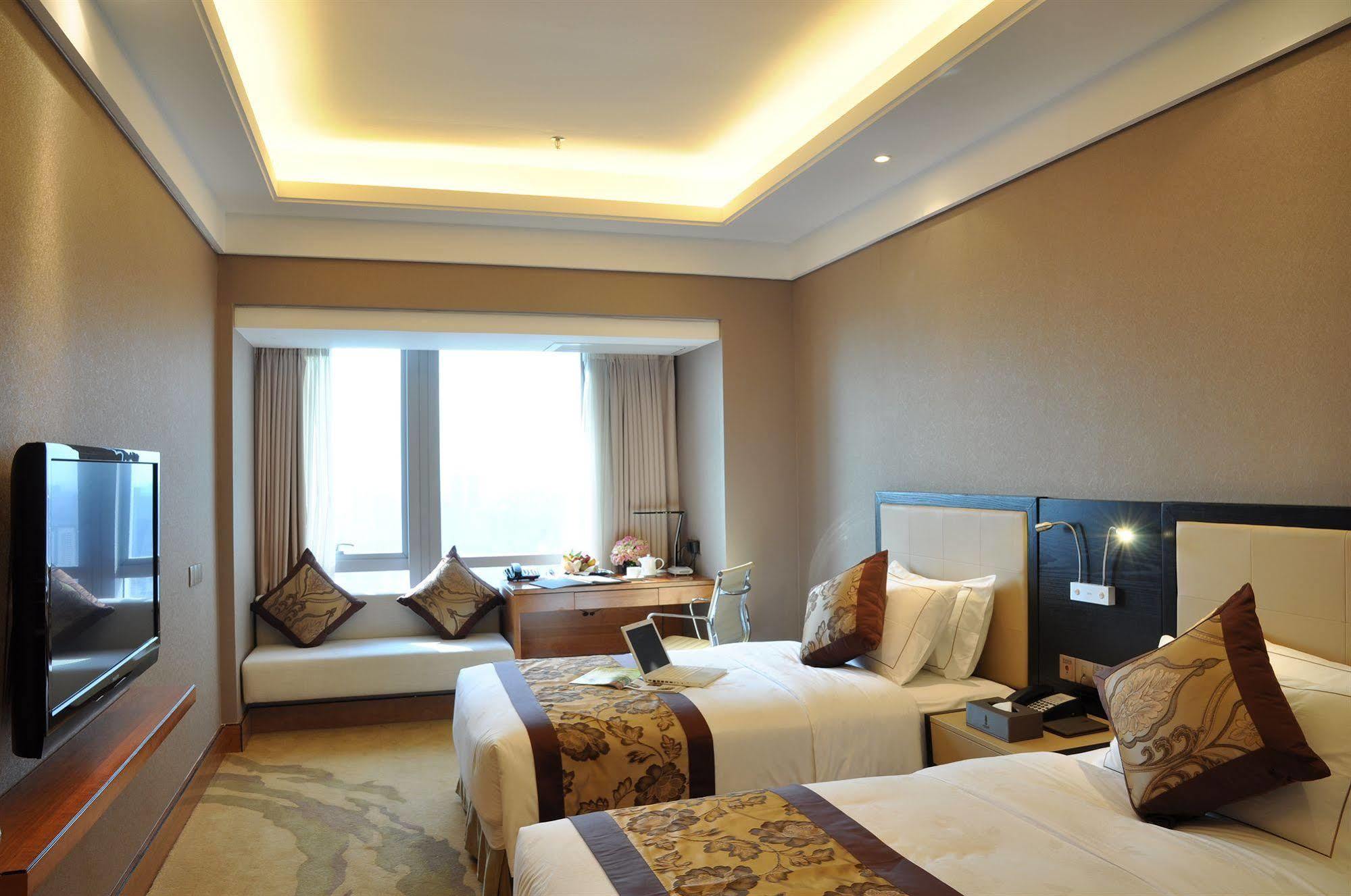 Hotel Vertical 4*