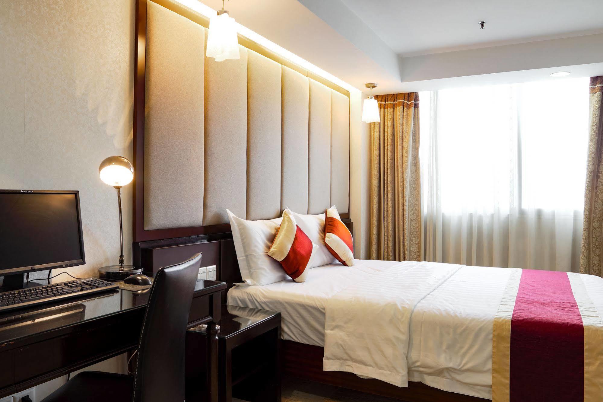 Hotel New World