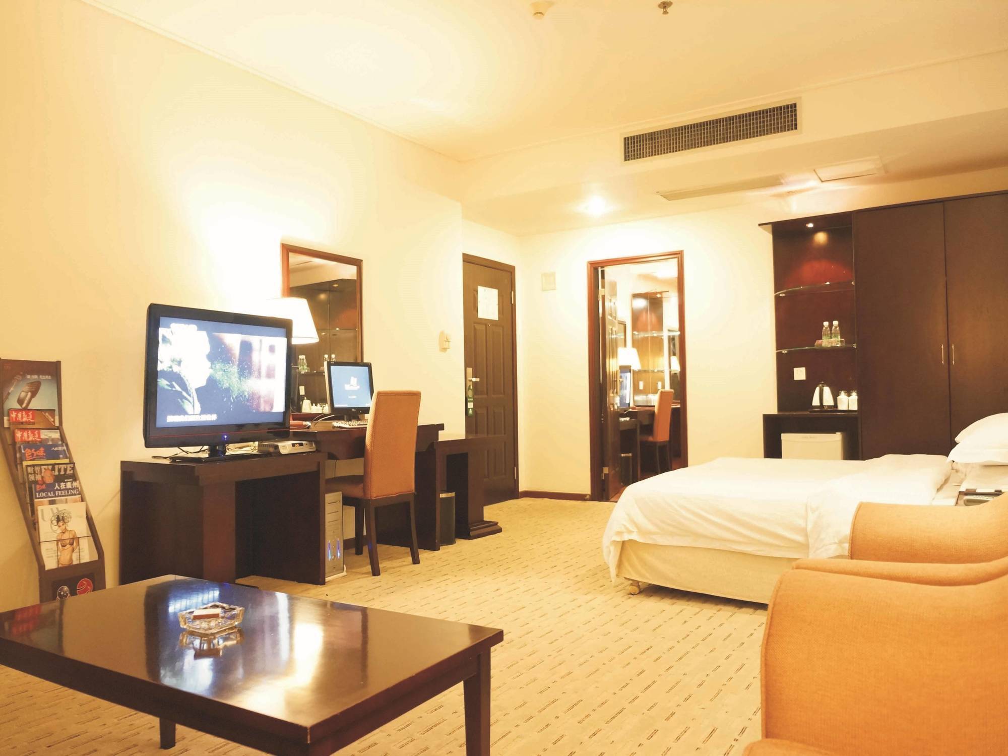 Raystar Hotel 3*