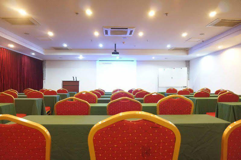 Raystar Hotel 3*