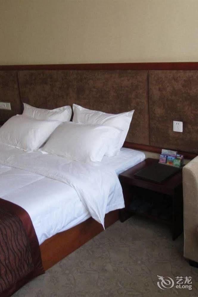 Jintang Hotel 3*